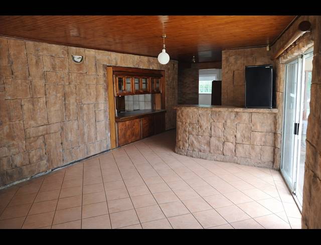 4 BEDROOM FREESTANDING FOR SALE IN BO-DORP